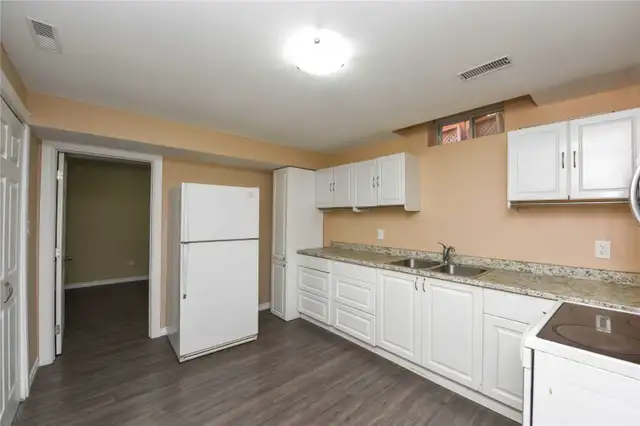 Two Bedrooms Basement Rent in Mississauga