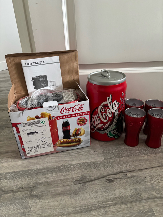 Coca Cola items  in Arts & Collectibles in Saskatoon - Image 2
