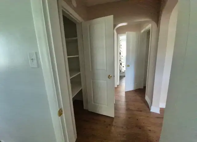 2 BEDROOM IN GANANOQUE $1800 (FIRST MTH FREE) in Long Term Rentals in Kingston - Image 8