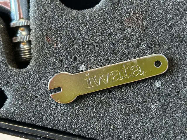 Airbrush Iwata Custom Micron-C Plus v.1 in Hobbies & Crafts in Québec City - Image 10