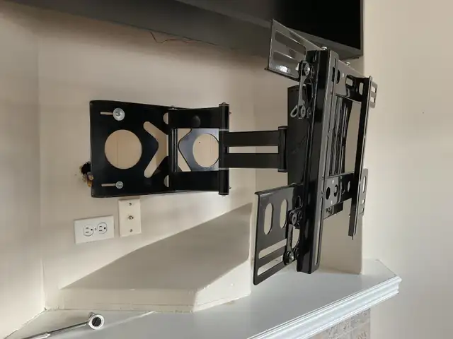 Support mural articulé pour téléviseur in Video & TV Accessories in Québec City - Image 5