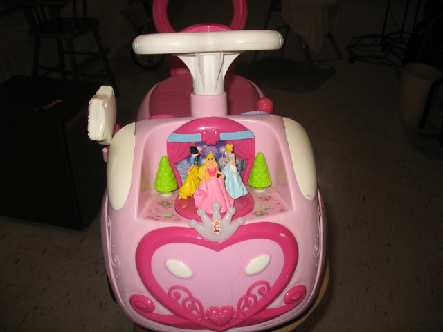Disney Princess Push Car dans Jouets et jeux  à Charlottetown - Image 2