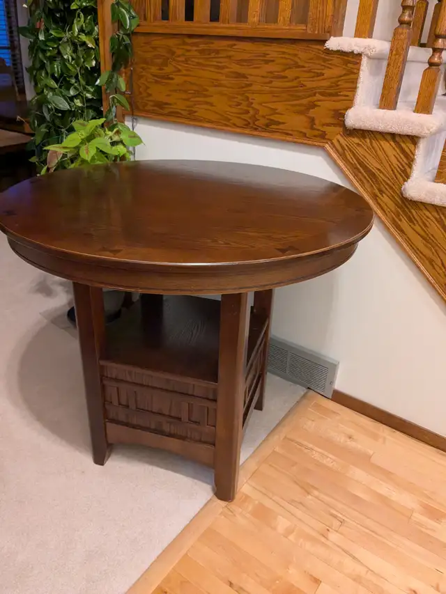 Counter height Dinning table with 4 high chairs in Woodlands