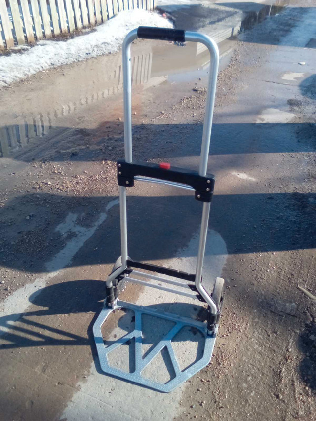 Foldable dolly in Other Business & Industrial in Winnipeg