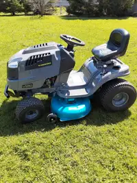 Like New ! 42 Inch Lawn Tractor