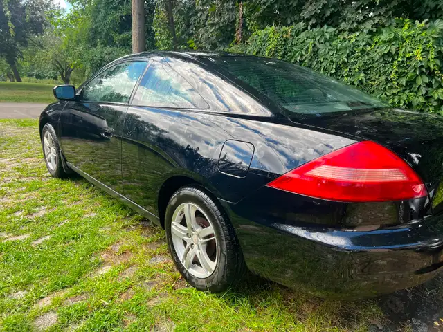2004 Honda Accord LX **90000kms original**