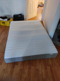 Lit simple à donner- Twin size bed to give away
