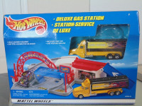 1999 HOT WHEELS DELUXE GAS STATION