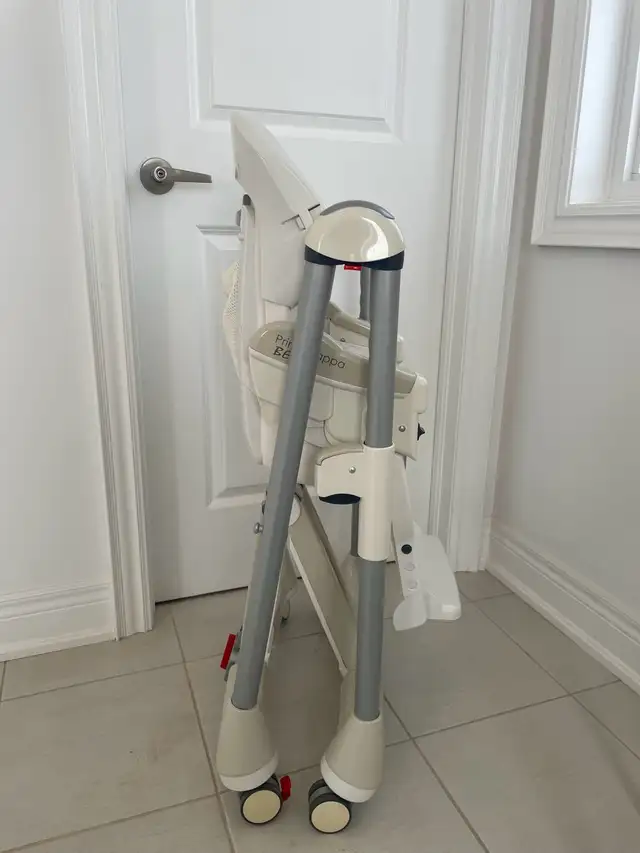 High chair Prima pappa in Strollers, Carriers & Car Seats in Oakville / Halton Region - Image 4
