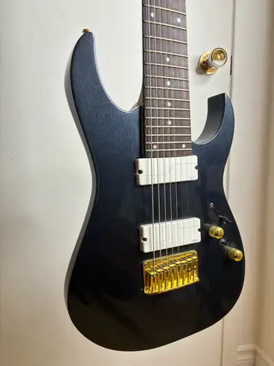 Guitare électrique Ibanez 8 cordes, View more
