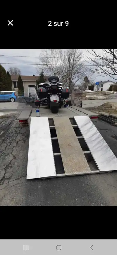 Remorque en aluminium double essieux avec rampe intégrée. Ajout de 3 E-Track Pneus neufs et 5e roue...