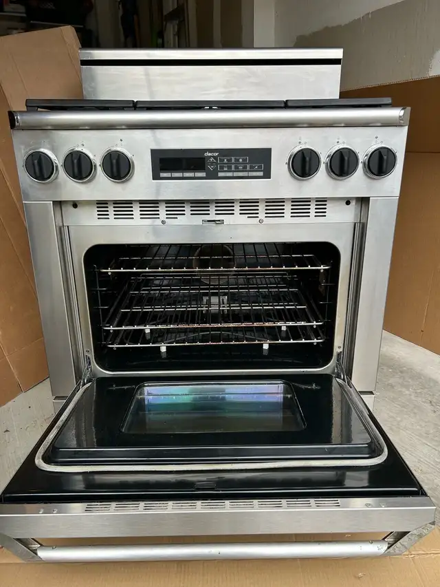 Dacor 36 inch Six Burner Gas Range in Stoves, Ovens & Ranges in Kawartha Lakes - Image 3