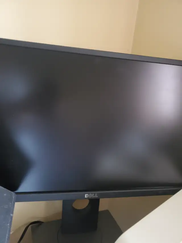 Computer monitor in Monitors in Mississauga / Peel Region - Image 3