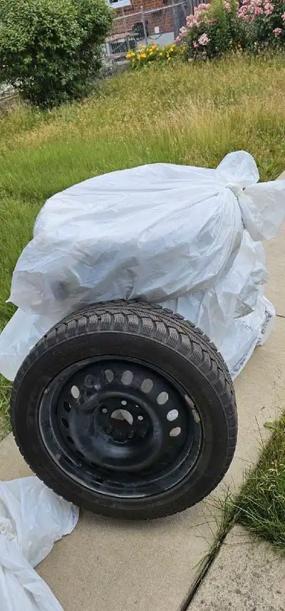 Winter Tires for Sale – 225/55R17 – Excellent Condition! Selling a set of winter tires, model SW606,...