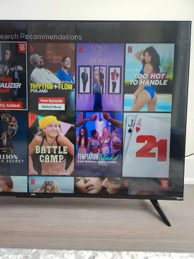 Great condition like new, used only few months Reason for selling is moving to another city SMART TV...