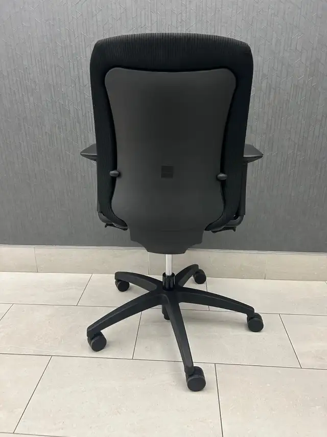 Teknion Multifunction Task Chair Like New - 3 available63234473498755122