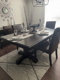 Solid Wood top quality dining table for sale