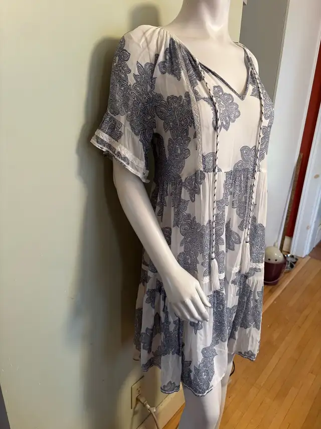 XS Sheer Cover up/Dress by Nile in Women's - Dresses & Skirts in Kitchener / Waterloo - Image 3