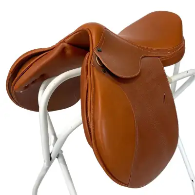New 16 1/2" HDR Rivella Close Contact Saddle, View more