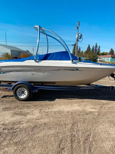 1998 SeaRay 4.3 L Mercury New driveline New trim motor New prop New starter New tarps (Michel’s St....