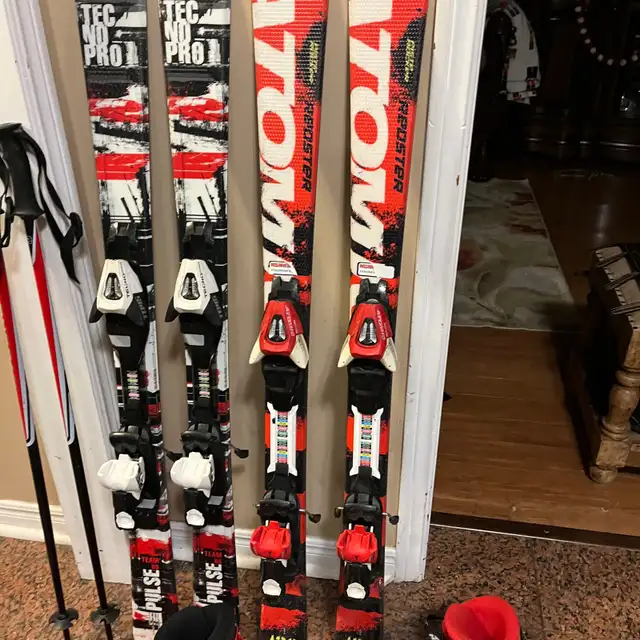 120 ski with boots and poles  in Ski in Markham / York Region - Image 4