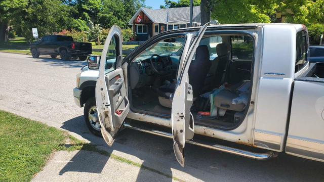 06 RAM MEGA CAB 3500 4x4 in Cars & Trucks in Owen Sound - Image 3