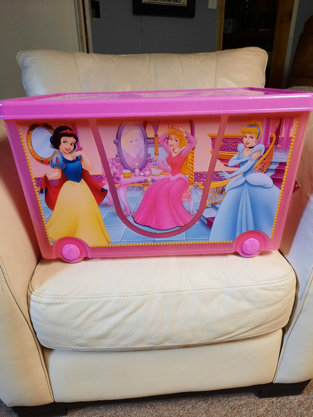 Disney Princess Rolling Toy Storage in Toys & Games in Belleville - Image 4