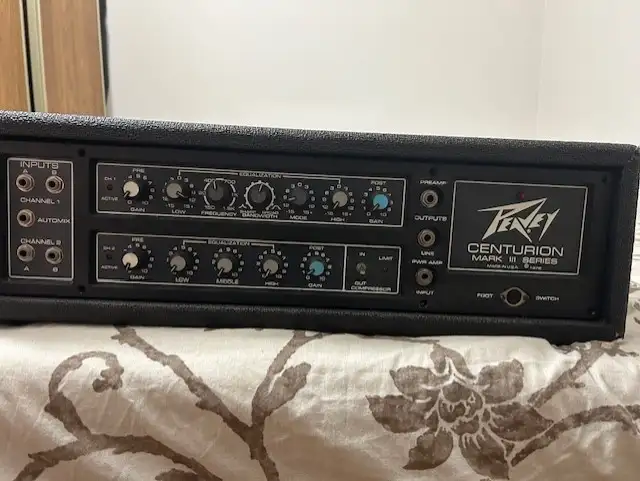 1980's Peavey Centurion Mark III Series 400 Watt Amplifier Head in Amps & Pedals in Mississauga / Peel Region - Image 3