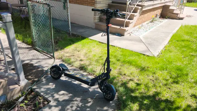 Electric Scooter - Apollo Ghost (963 km) in Scooters & Pocket Bikes in Hamilton - Image 2