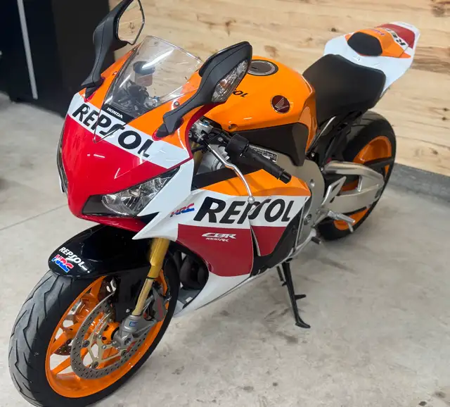 2016 CBR 1000RR SP limited edition  in Sport Bikes in Saint John - Image 5