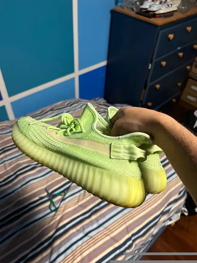 Adidas Yeezy 350 Glow size 12 in Men's Shoes in Markham / York Region - Image 3
