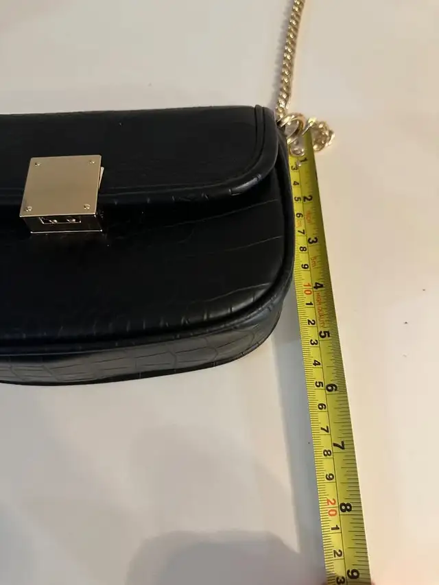 Black Faux Crocodile Shoulder Bag with Gold Chain Strap in Women's - Bags & Wallets in Barrie - Image 10