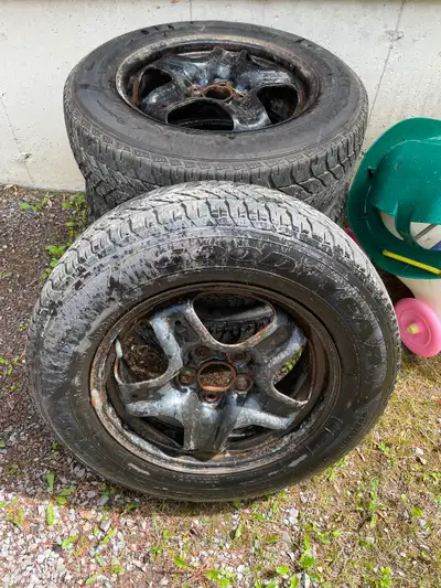 225/65R17 5 hole mount Used 4 winters on chev equinox $25.00 OBO
