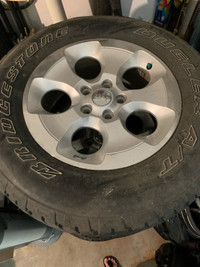 New set of 5 Bridgestone JEEP tires 