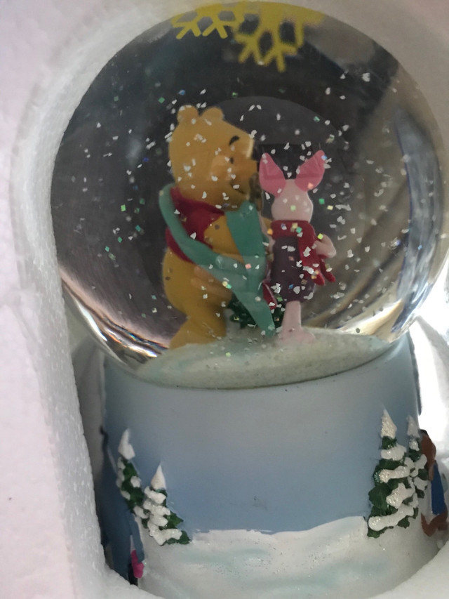 DISNEY MUSICAL SNOW GLOBE  in Other in Chatham-Kent - Image 4