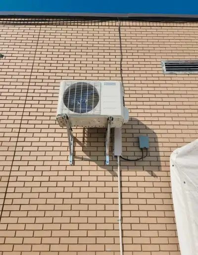 looking for hvac tec with experience, View more