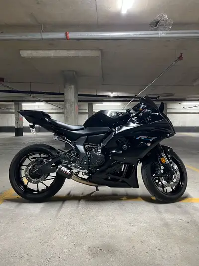 Selling my 2023 Yamaha YZF-R7, purchased from GP bikes in 2025. The bike has been well taken of and...