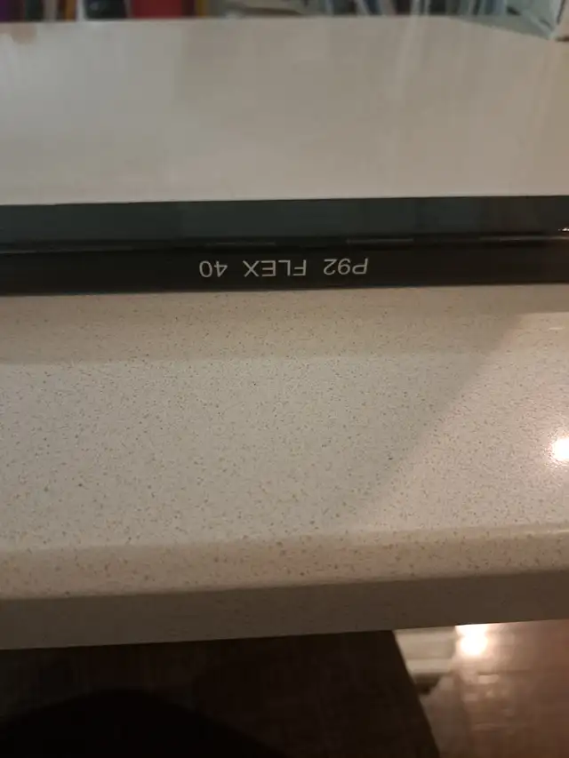 Pro Blackout P92 curve 40 flex left hand hockey stick in Hockey in Barrie - Image 6