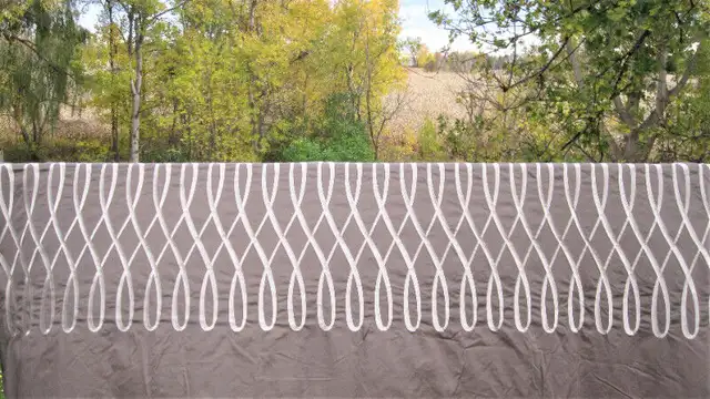 Gluckstein Home Reversible Queen Size Duvet Cover + Euro Pillow in Other in Markham / York Region - Image 3