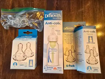 1 x Dr. Brown's Anti-Colic Narrow Bottle with 2x preemie nipples (only washed and sanitized, never u...