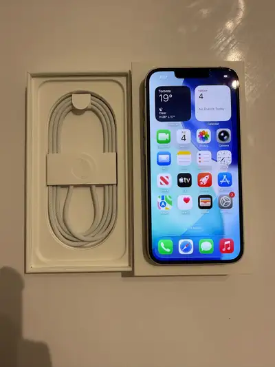 IPHONE 17E LIKE NEW W/WARRANTY 256GB UNLOCKED 100% BATTERY $800, View more