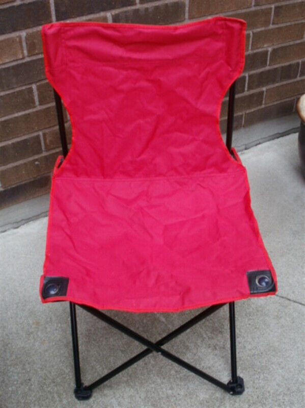 Small Youth Folding Camp Chairs in Other in Sarnia - Image 2