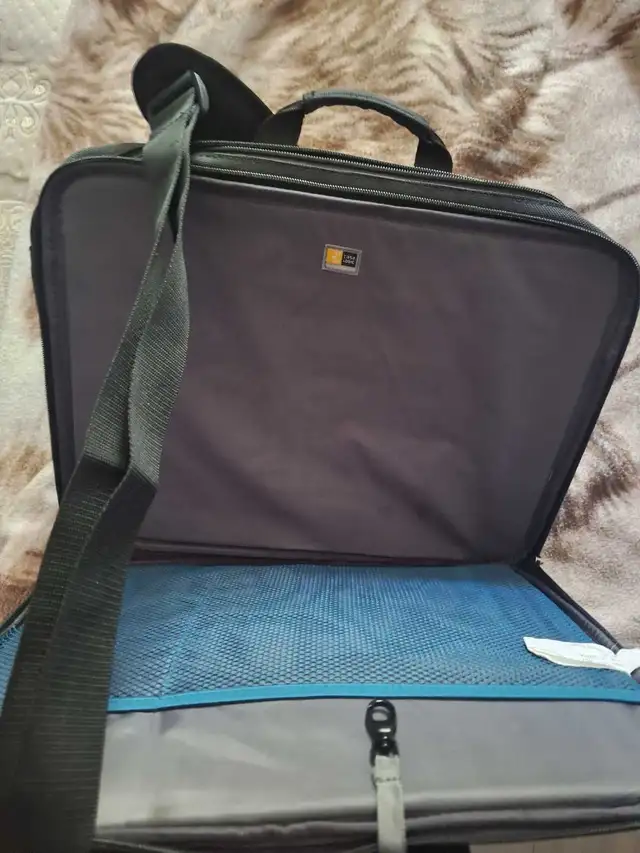 Laptop Case in Laptop Accessories in Brockville - Image 3