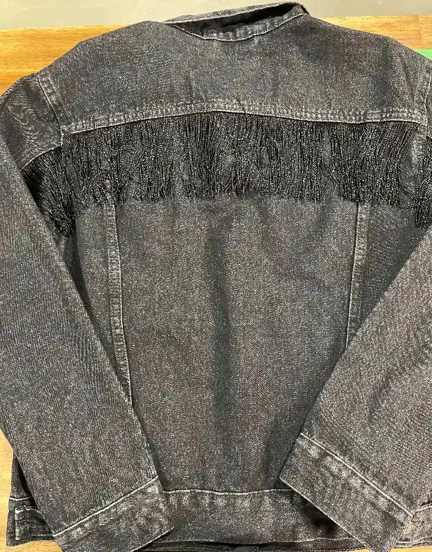 Levi's Ex-Boyfriend Fringe Denim Trucker Western Jacket Cowgirl in Women's - Tops & Outerwear in Mississauga / Peel Region - Image 5