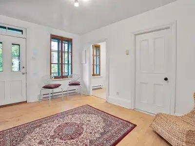 Lovely 3 ½ with balcony in St-Henri a few steps to Canal Lachine