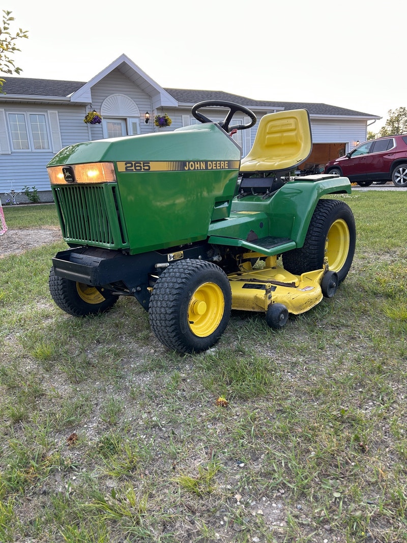 John Deere 265 Garden Tractor Lawnmowers & Leaf Blowers Winnipeg