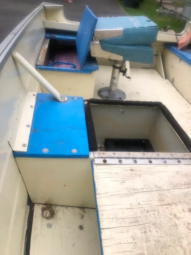 Chaloupe princecraft 14,6 pieds+ moteur+ remorque in Powerboats & Motorboats in Victoriaville - Image 6