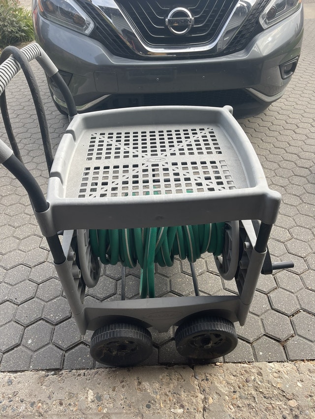 Suncast Hose Reel with hose included Outdoor Tools & Storage