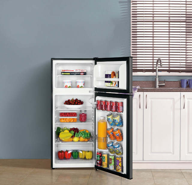 DCR045B1SLDB- Danby 4.5 cu ft 2 door compact refrigerator dans Réfrigérateurs  à Ville de Montréal - Image 3