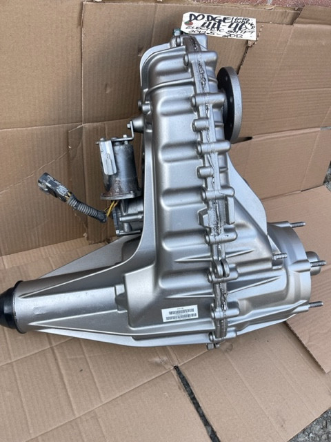 Dodge Ram 2500 / 3500 NewStyle 44-46 Borg Warner - Transfer Case in Transmission & Drivetrain in City of Toronto